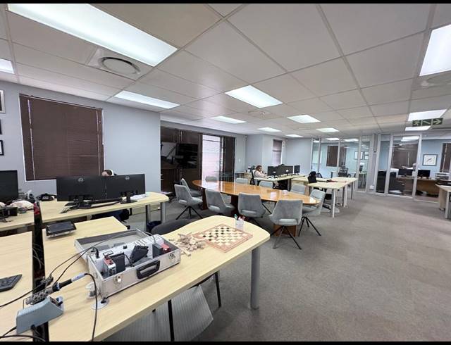 500M² OFFICE FOR SALE IN WATERFORD ESTATES